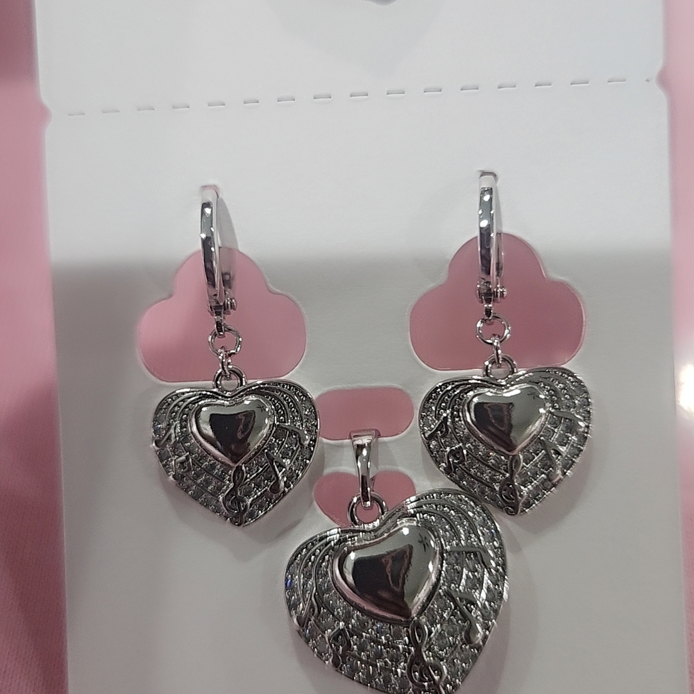 Elegant Silver Heart Earrings Set